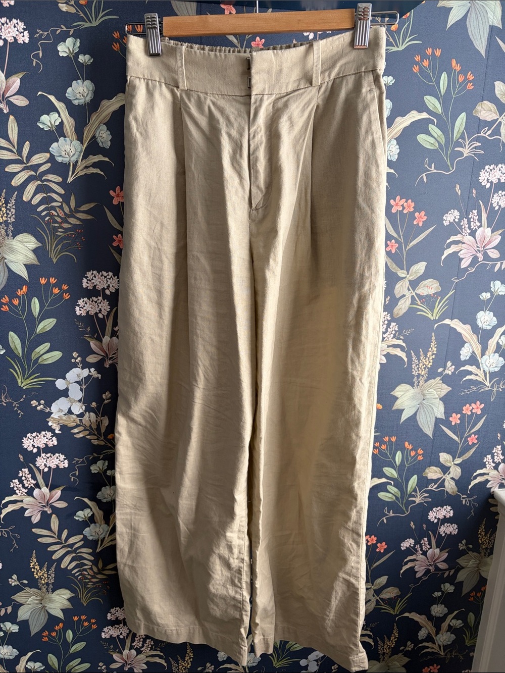 {{Uniqlo}} Linen Wide Leg Trousers